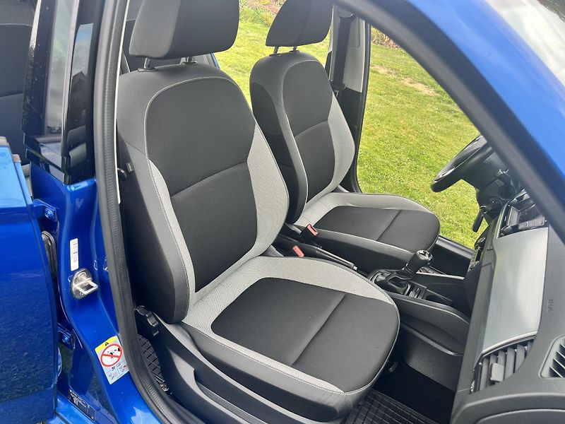 Škoda Fabia 1.4TDI 66KW,DSG,FRONT ASSIST - fotka 23 z 46