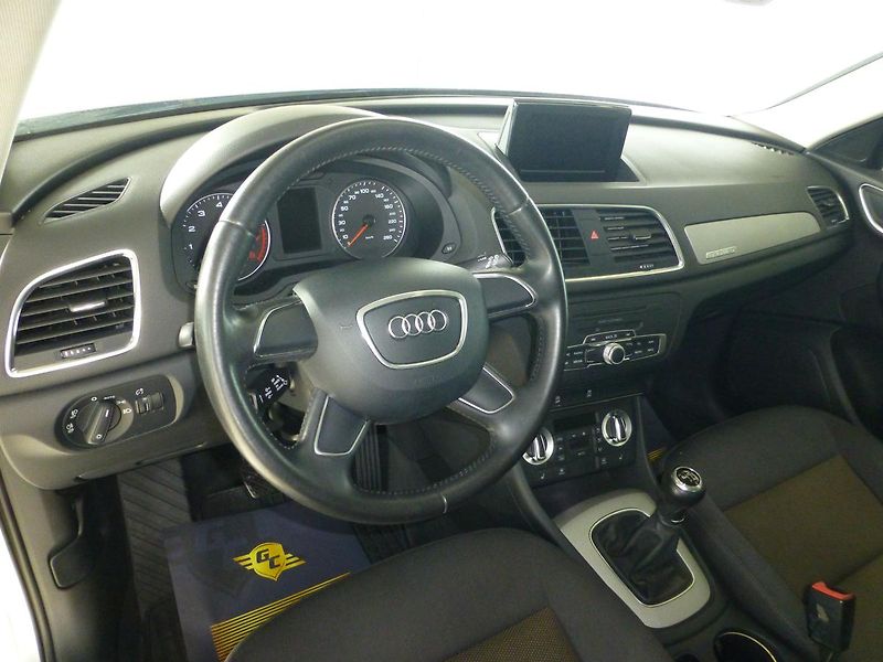 Audi Q3 (2012) 2,0TSI-125KW*NAVI**PARK.S**4X4 - fotka 11 z 26