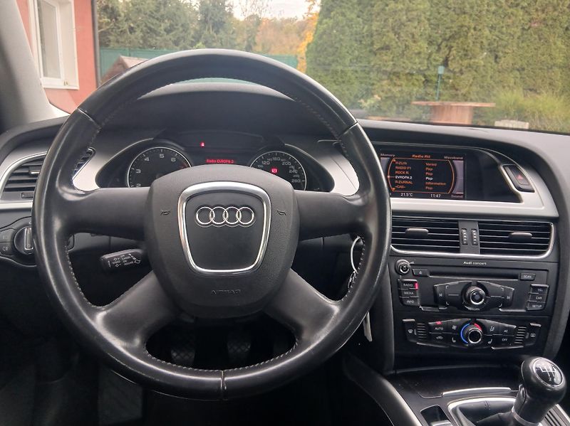 Audi A4 1.8 TFSi S-line - fotka 16 z 31