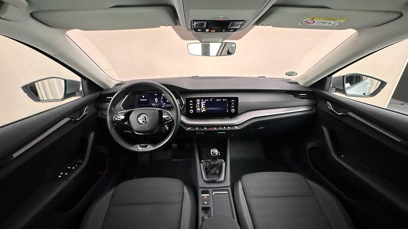 Škoda Octavia 2.0 TDI Ambition Combi - fotka 8 z 26