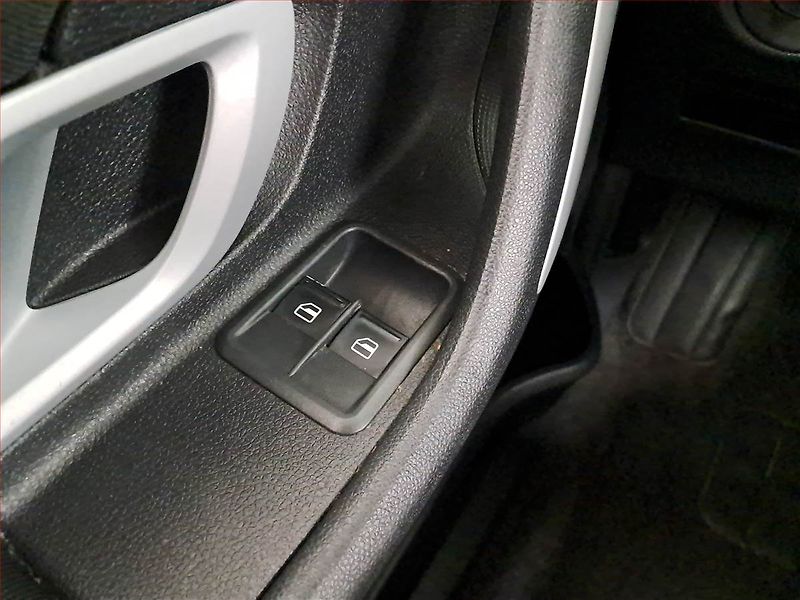 Škoda Fabia (2009) 1.2, po STK, jezdí výborně - fotka 16 z 17