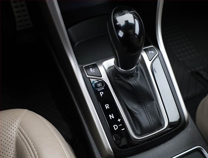 Hyundai i30 (2016) 1.6 GDI, Automat, Kůže, Navi - fotka 11 z 16