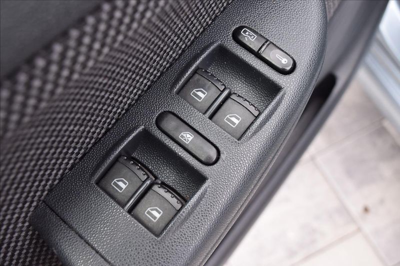 Škoda Fabia 1,4 i 74KW TAŽNÉ KLIMA PO STK - fotka 31 z 46