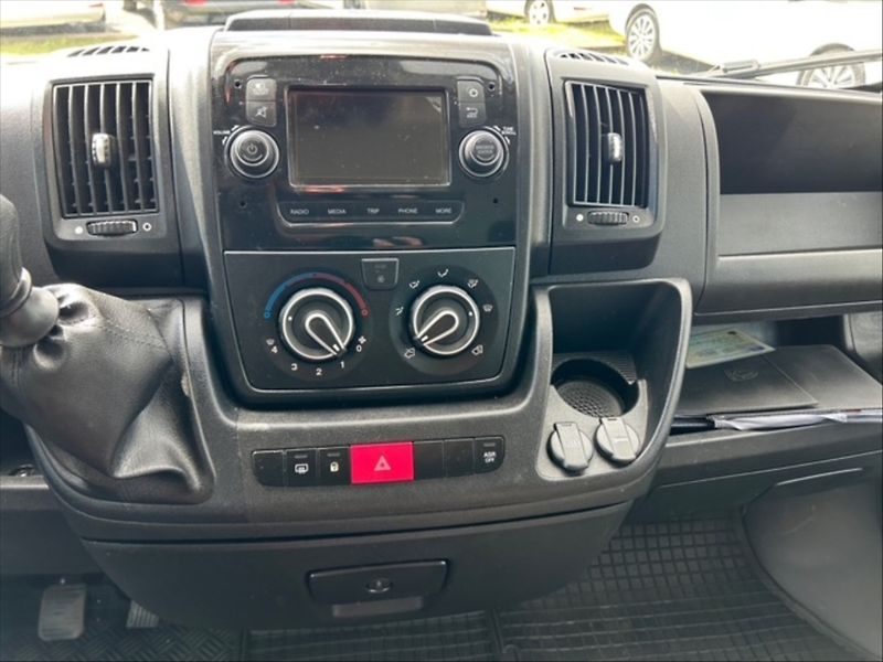 Peugeot Boxer 2,2 BHDI 165 4350 L4 - fotka 10 z 11