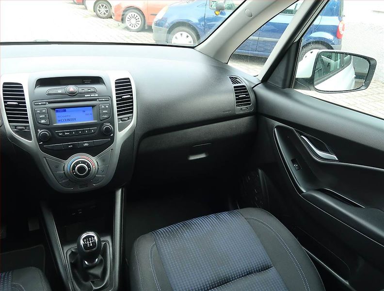Hyundai ix20 (2018) 1.4 CVVT, Serv.kniha - fotka 8 z 14