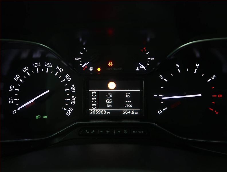 Citroën Berlingo (2019) Feel 1.5 BlueHDi, 5Míst, ČR - fotka 11 z 17