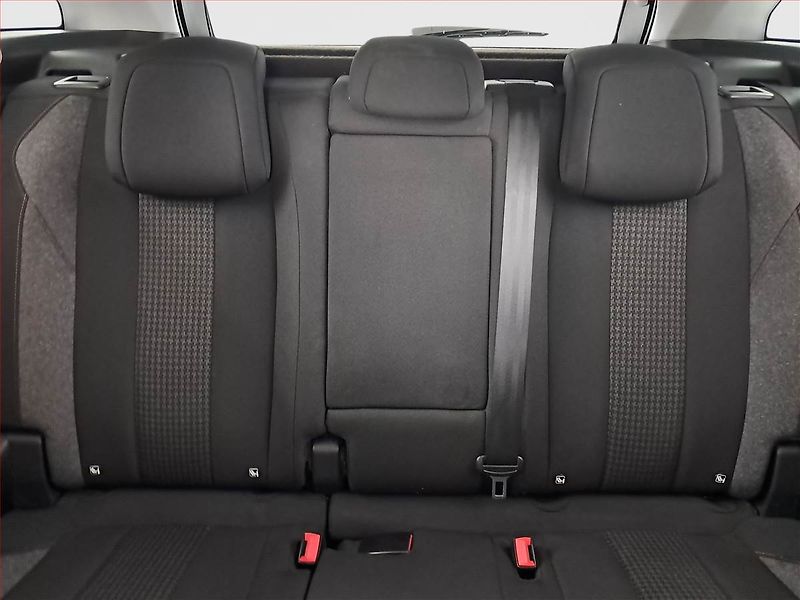 Peugeot 3008 (2019) 1.2 PureTech, ČR,1.maj - fotka 10 z 16