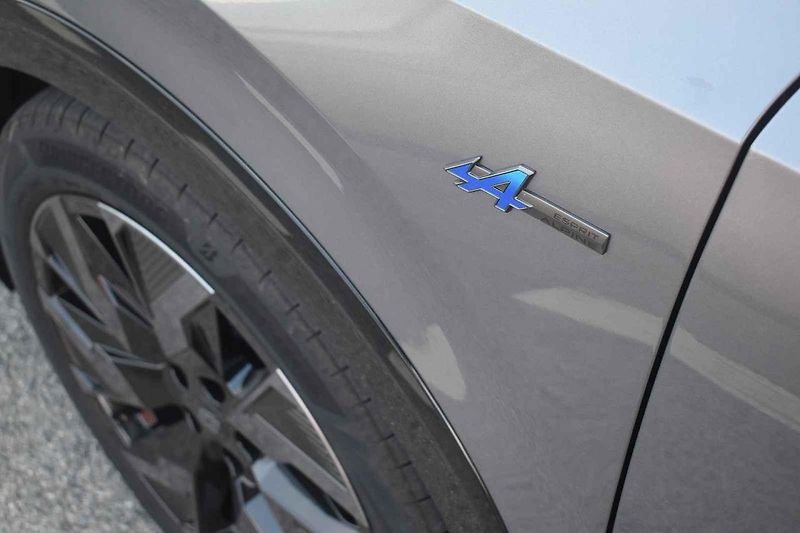 Renault Rafale je novou vlajkovou lodí francouzské značky