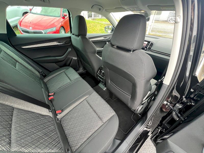 Škoda Karoq (2025) Top Selection 1.5TSi 110kW 6°m - fotka 19 z 31