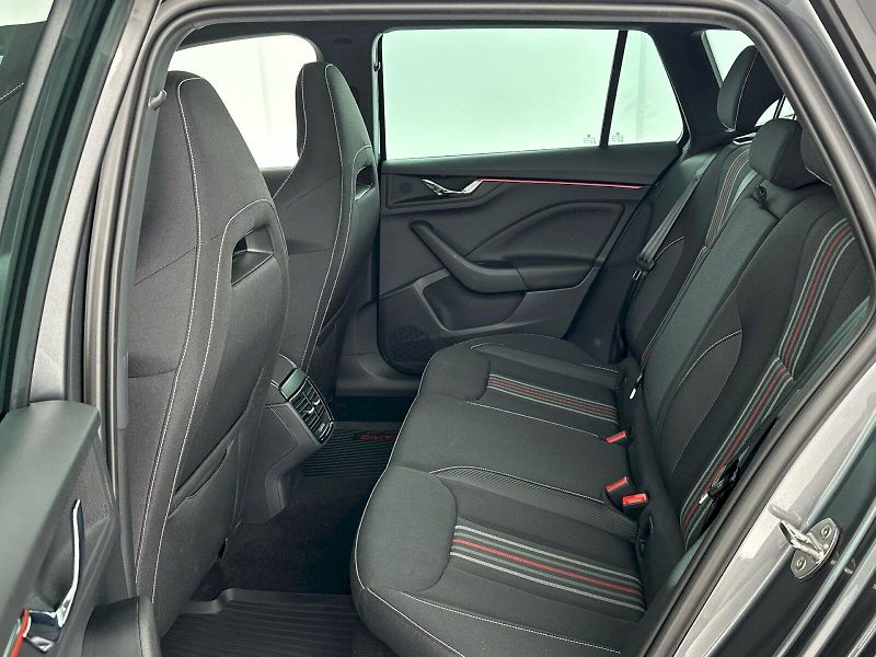 Škoda Kamiq (2025) DSG 1.5TSI 110kW Monte Carlo - fotka 8 z 32