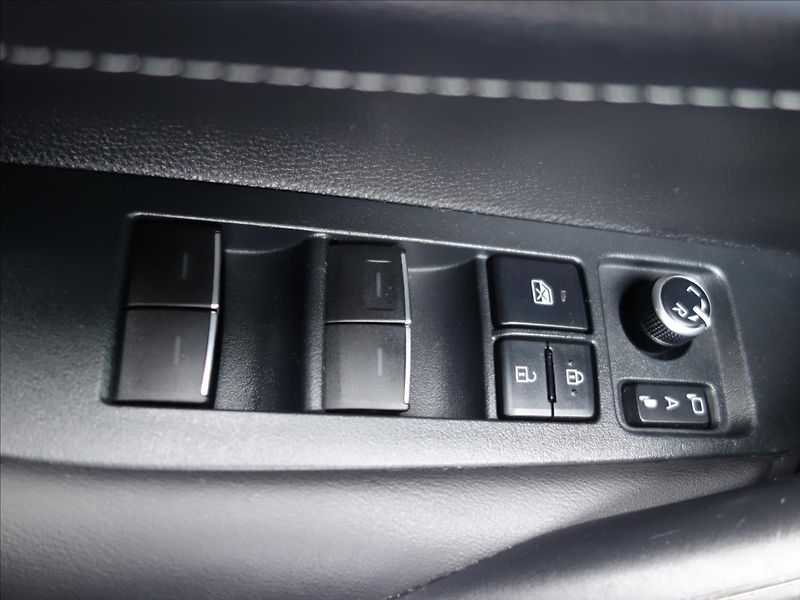Toyota Corolla 2,0 STYLE TOURING SPORTS - fotka 26 z 44