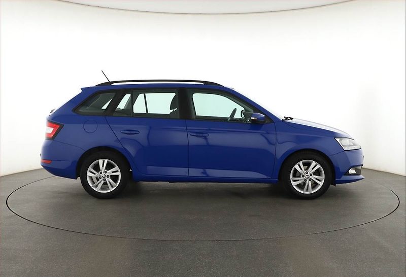 Škoda Fabia (2022) Ambition 1.0 TSI - fotka 6 z 17