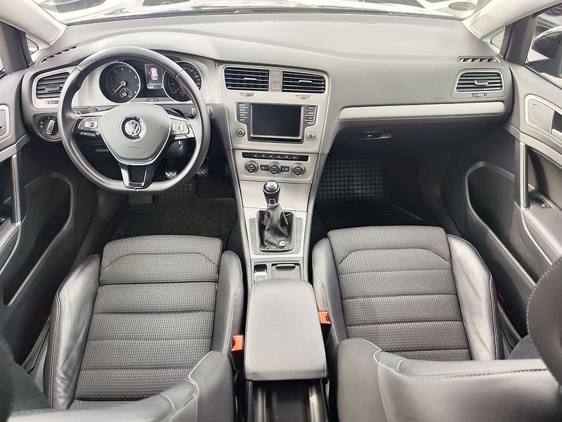 Volkswagen Golf 1.2 TSI/81kW Comfortline - fotka 12 z 40
