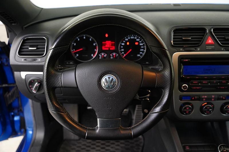 Volkswagen Scirocco - fotka 16 z 23