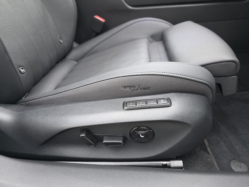 Škoda Superb Combi DSG 4M 2,0TDi 142kW L&K - fotka 23 z 26