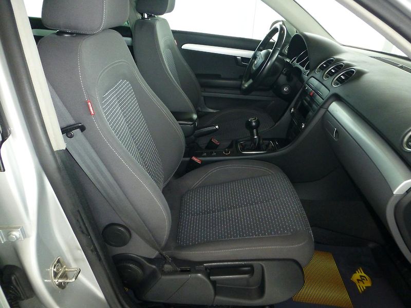Seat Exeo (2012) 2,0TDI-105KW*ALU*DIGI***PARK.S - fotka 17 z 24