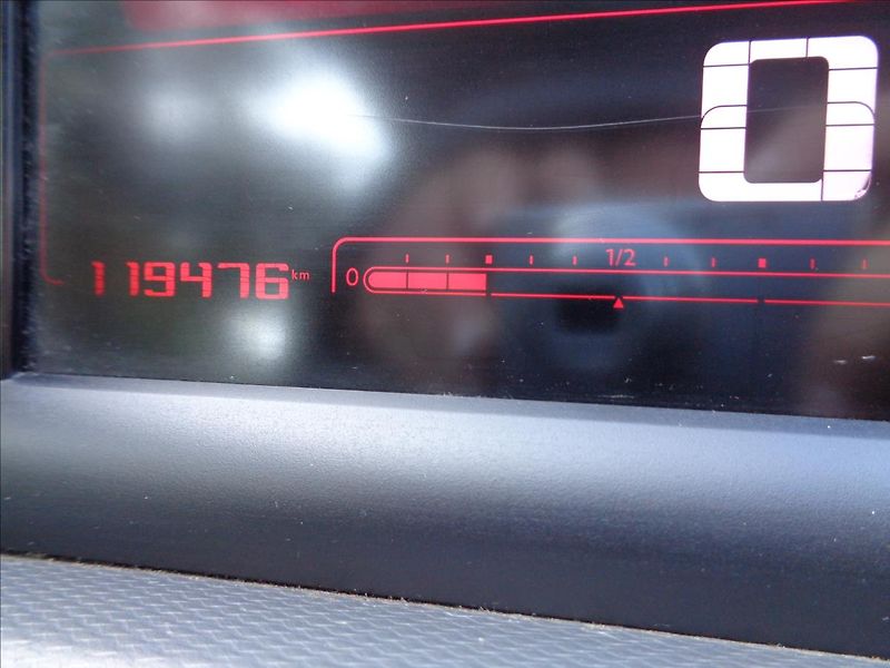 Citroën C4 1,2 - fotka 13 z 15
