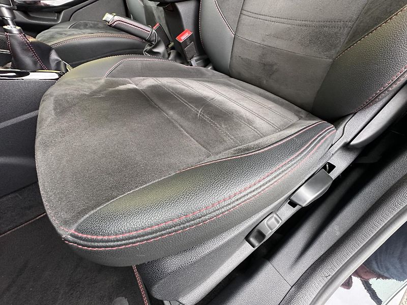 Ford EcoSport (2023) 1.0EB/92kW *ST LINE* 1.Maj.  - fotka 9 z 41