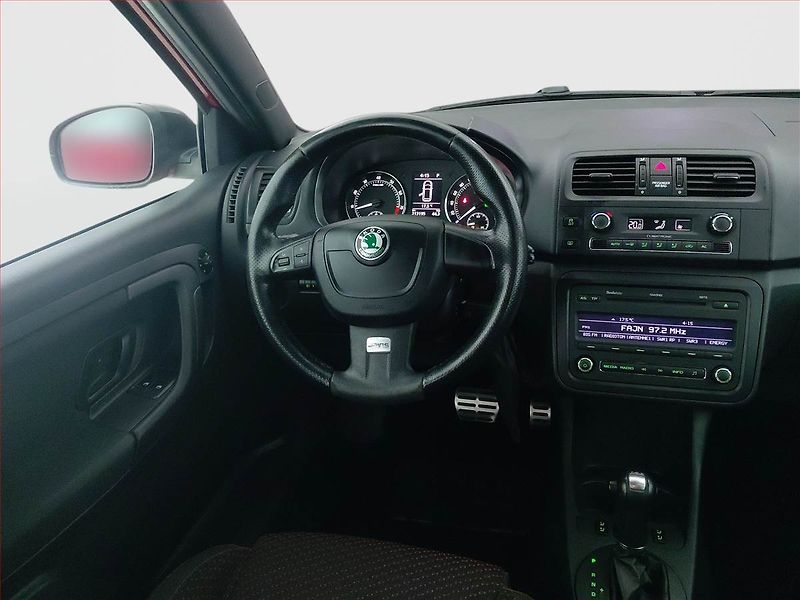 Škoda Fabia (2011) Ambiente RS 1.4 TSI, Automat - fotka 7 z 16