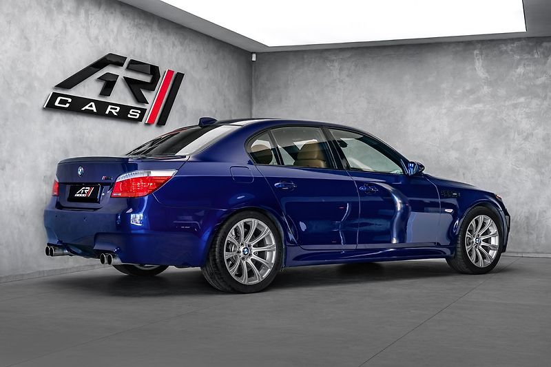 BMW M5 V10 5.0 manuál - fotka 5 z 23