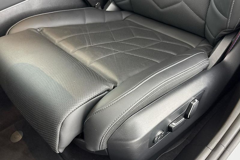 BMW Řada 5 540d xDrive Touring - fotka 7 z 24