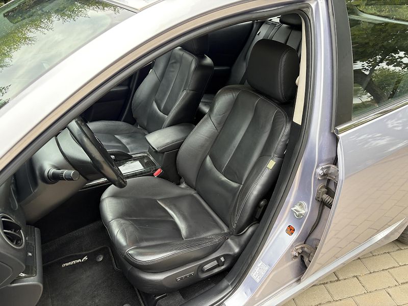 Mazda 6 2.5 Top Bose - fotka 19 z 32