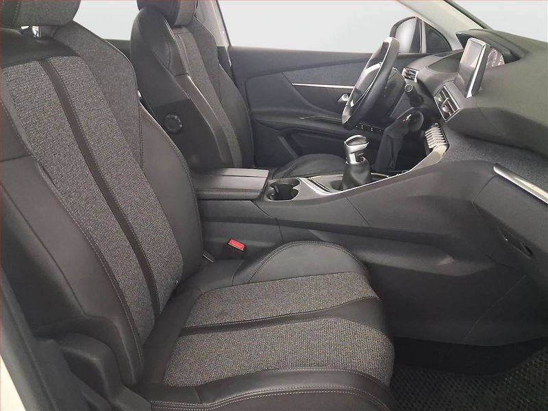Peugeot 3008 (2017) 1.2 PureTech, Serv.kniha, Navi - fotka 9 z 21