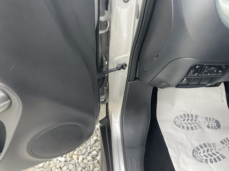 Nissan Juke 1.6i 115PS AUTOMAT 98000KM TOP - fotka 99 z 180