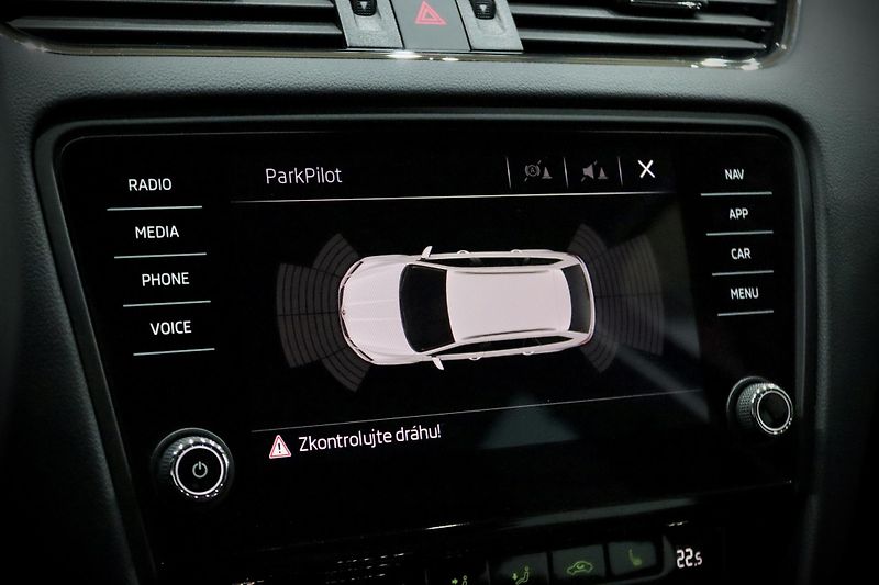 Škoda Octavia 3 FL Combi 1.4 TSI 110 kW DSG - fotka 24 z 29