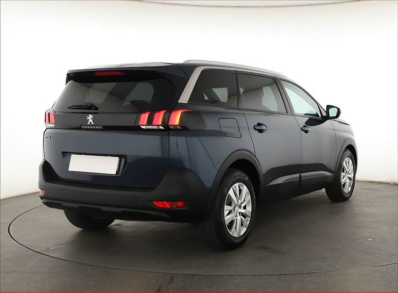 Peugeot 5008 (2019) 1.5 BlueHDi, Automat, 7 míst - fotka 5 z 20