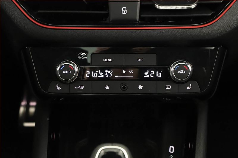 Škoda Kamiq (2025) 1.0 TSI, MONTE CARLO, AUTOMAT - fotka 11 z 20