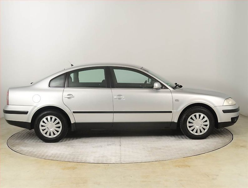Volkswagen Passat (2005) 1.9 TDI, nová STK, Klima - fotka 6 z 16