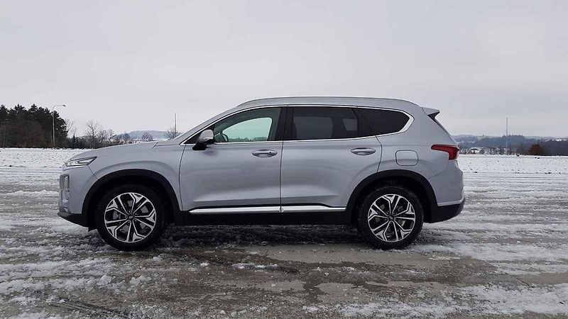 Hyundai Santa Fe vsadilo na nápadný design. Uveze až sedm cestujících.
