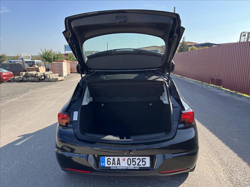 Opel Astra 1,6 CDTi + KLIMA NAVI SERVIS - fotka 33 z 42