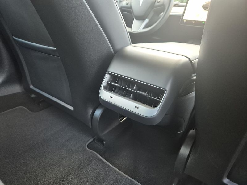 Tesla Model 3 LONG RANGE DUAL MOTOR 91,4% - fotka 44 z 49