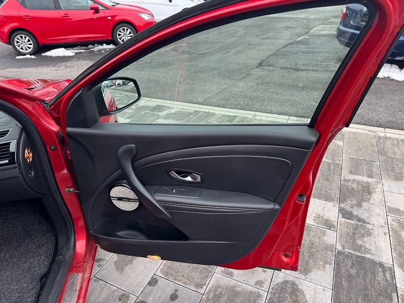 Renault Mégane (2016) 1,6 Dci 96 KW BOSE - fotka 25 z 28