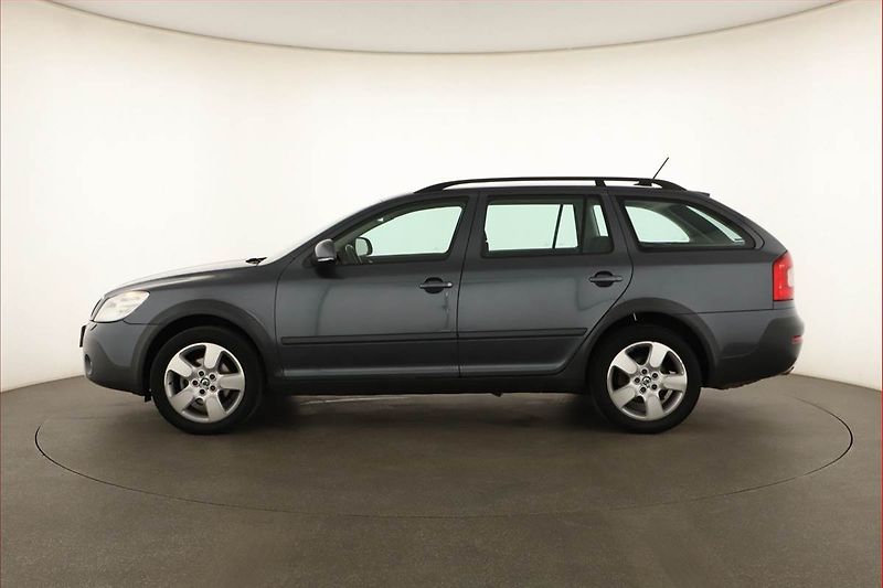 Škoda Octavia (2011) Scout 2.0 TDI, 4X4, Automat - fotka 3 z 18