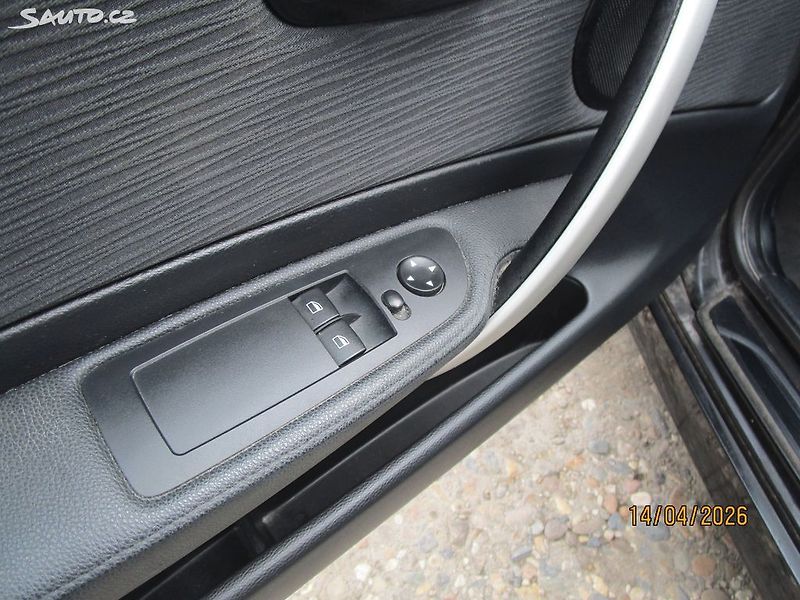 BMW Řada 1 2,0 - 90KW-NOVÁ STK+OLEJ - fotka 21 z 24