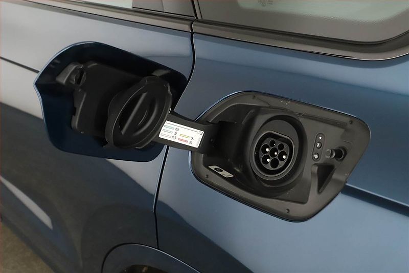 Volkswagen Touareg (2022) R eHybrid - fotka 21 z 22