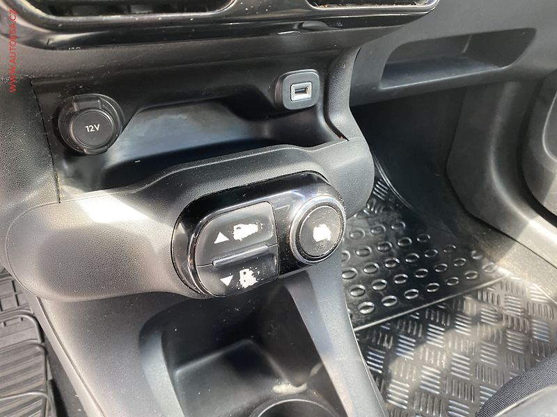 Citroën C4 Cactus (2014) 1.6 HDi, Shine, AT, panor - fotka 17 z 20
