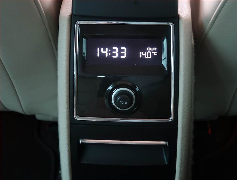 Škoda Superb (2014) Laurin&Klement 3.6 FSI V6 - fotka 20 z 23