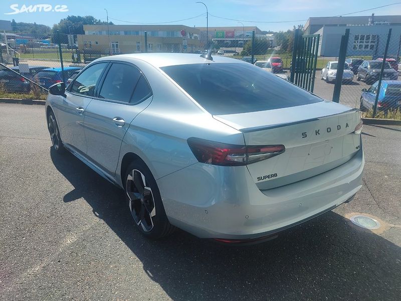Škoda Superb (2025) SPORTLINE 2.0 TDI DSG 4x4 MAX - fotka 5 z 13