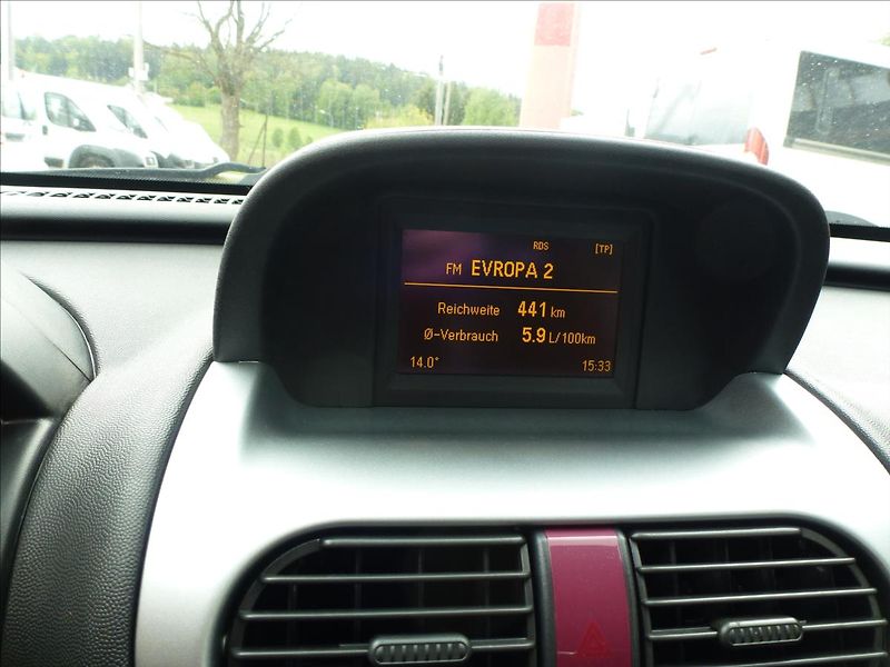 Opel Tigra 1,4 16V Roadster Cabrio - fotka 29 z 48