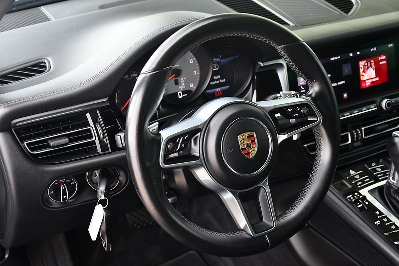 Porsche Macan S 3.0V6 260kW PANO - fotka 16 z 39