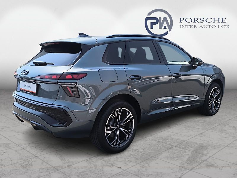 Audi Q3 1.5TFSi 110kW - fotka 2 z 24