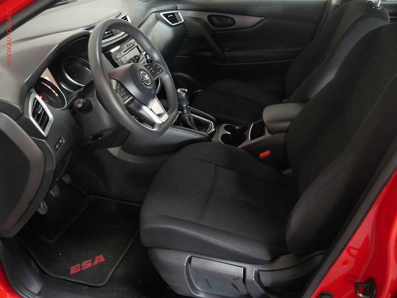 Nissan Qashqai (2020) 1.3 DIG-T, ČR, AC, temp - fotka 9 z 14