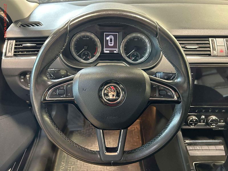 Škoda Octavia (2018) 1.6 TDi, ČR, Style - fotka 15 z 15