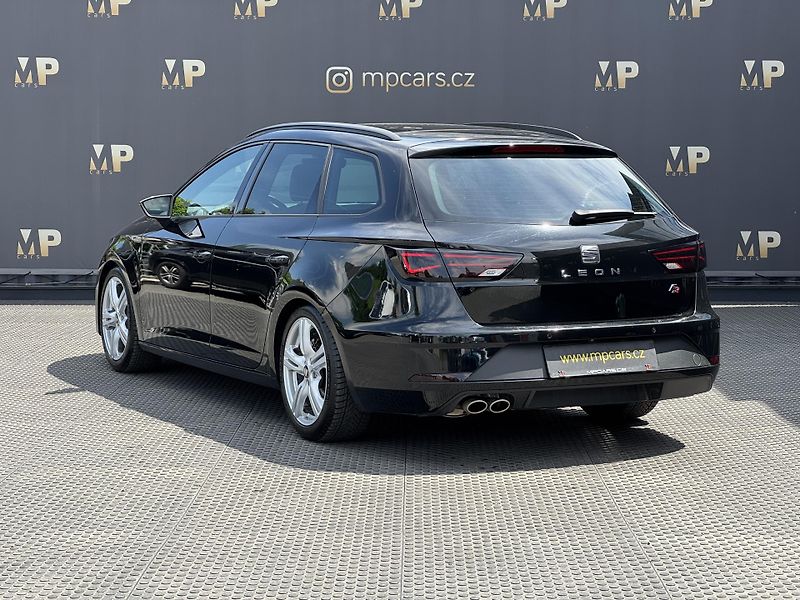 Seat Leon (2018) 1.5TSi MAN FR Virtual PANO RZV - fotka 7 z 52