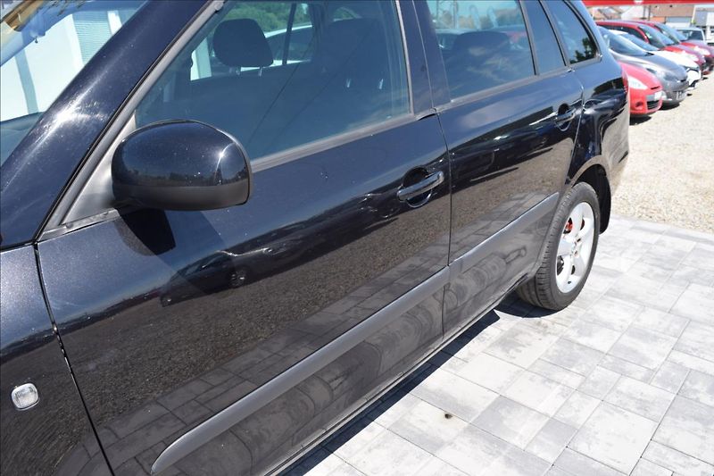 Škoda Fabia 1,6 TDI TAŽNÉ PO SERVISE ALU - fotka 8 z 46