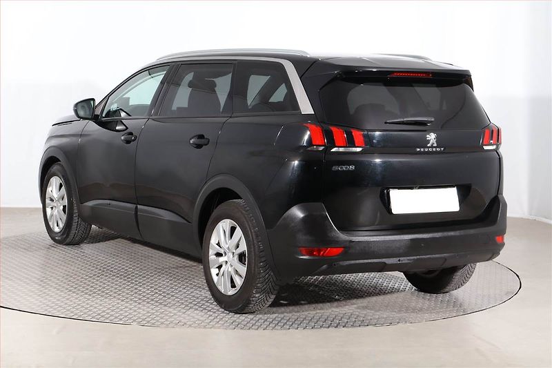 Peugeot 5008 (2018) 1.6 BlueHDi, Automat, 7 míst - fotka 4 z 27